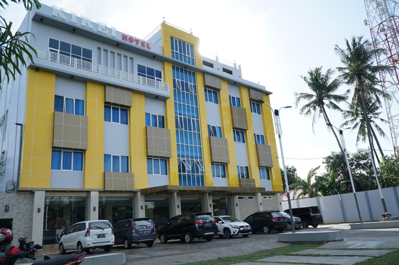 Kirei Hotel Bantaeng ภายนอก รูปภาพ