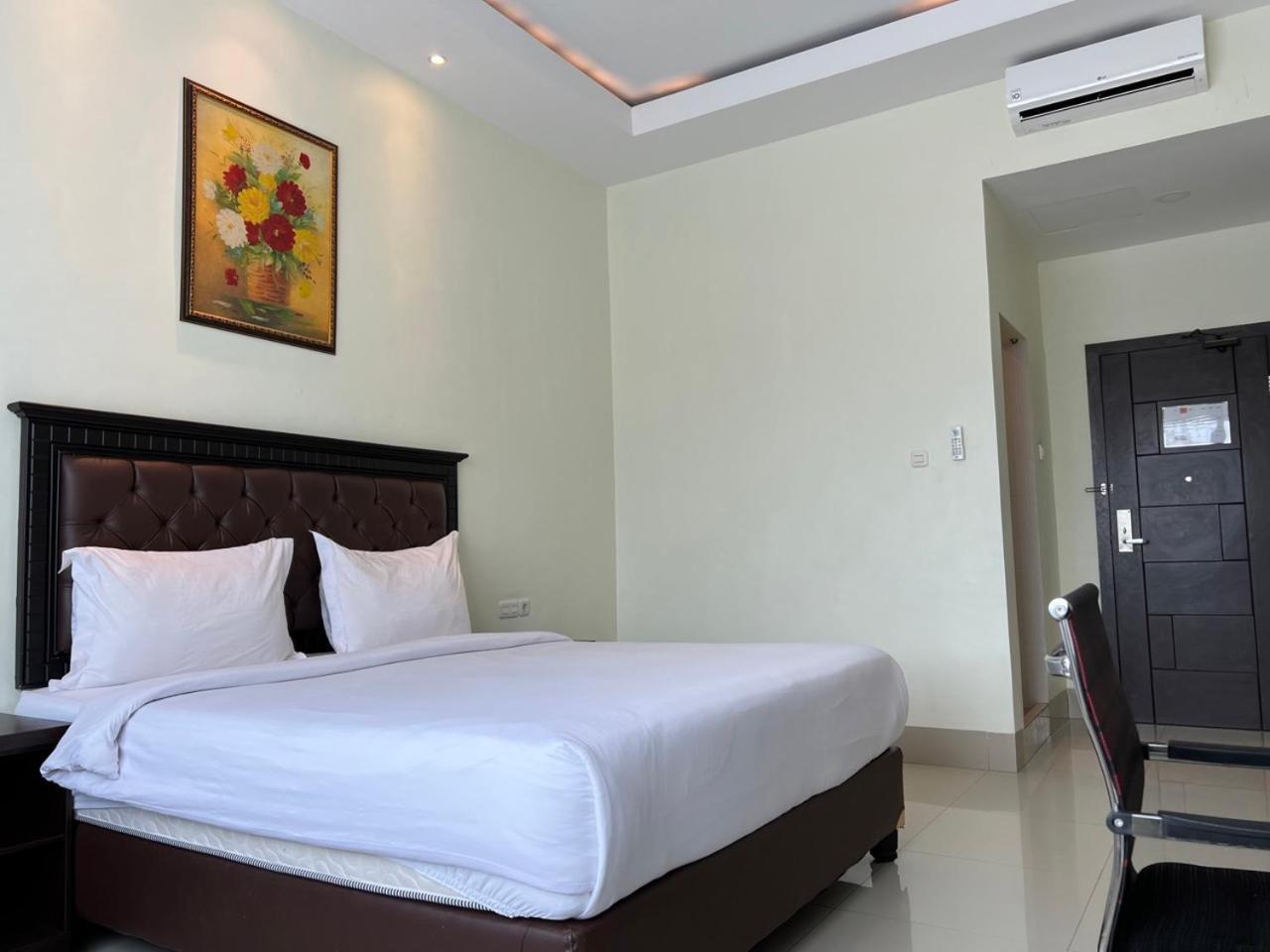 Kirei Hotel Bantaeng ภายนอก รูปภาพ