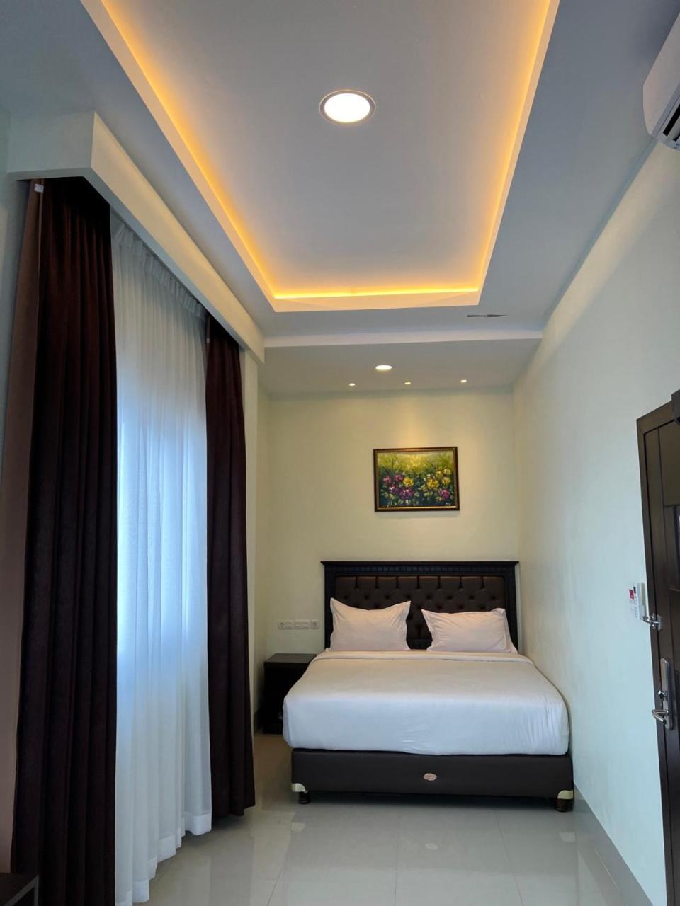 Kirei Hotel Bantaeng ภายนอก รูปภาพ