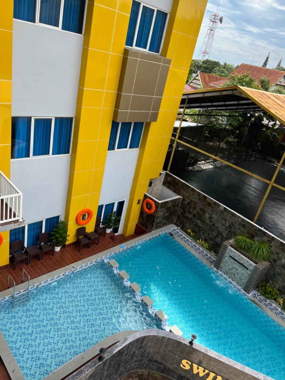 Kirei Hotel Bantaeng ภายนอก รูปภาพ