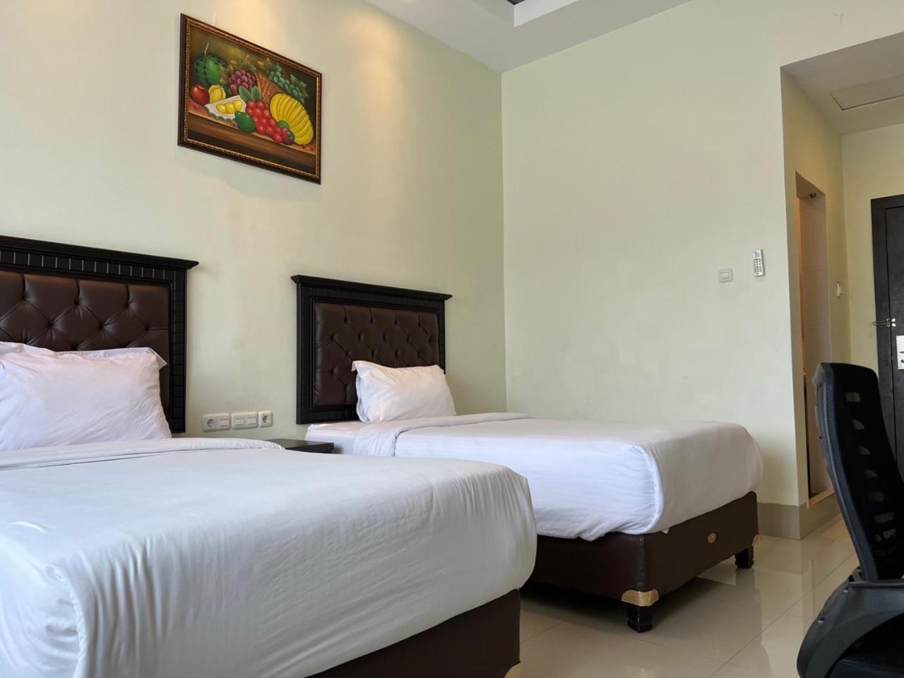 Kirei Hotel Bantaeng ภายนอก รูปภาพ