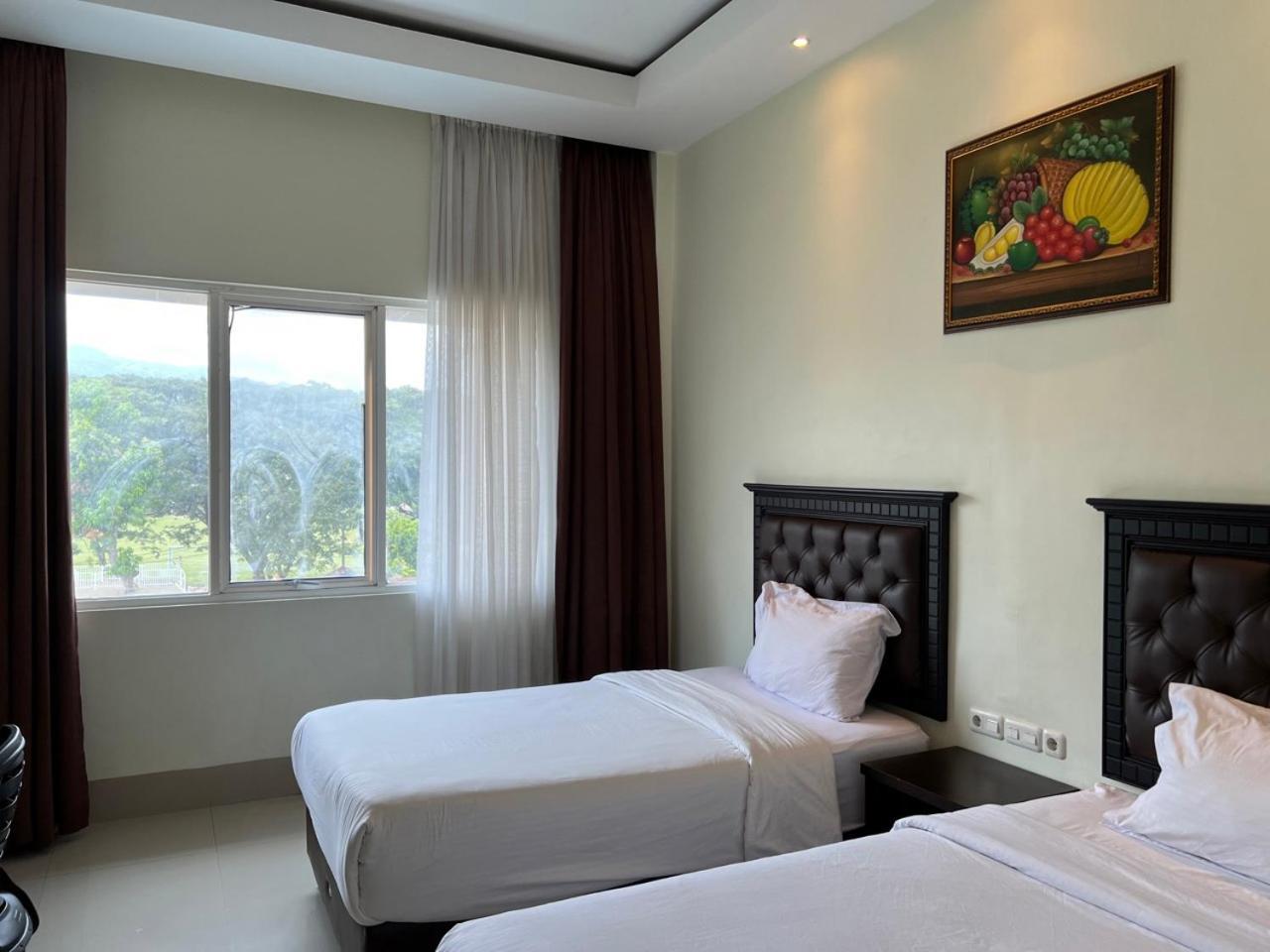 Kirei Hotel Bantaeng ภายนอก รูปภาพ