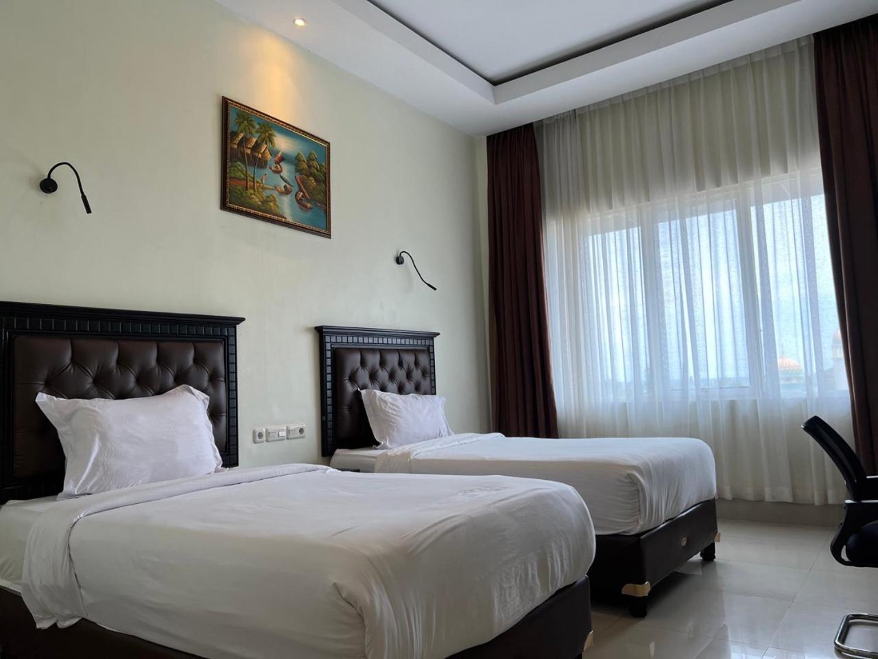 Kirei Hotel Bantaeng ภายนอก รูปภาพ