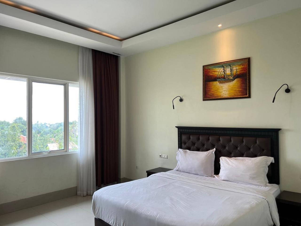 Kirei Hotel Bantaeng ภายนอก รูปภาพ