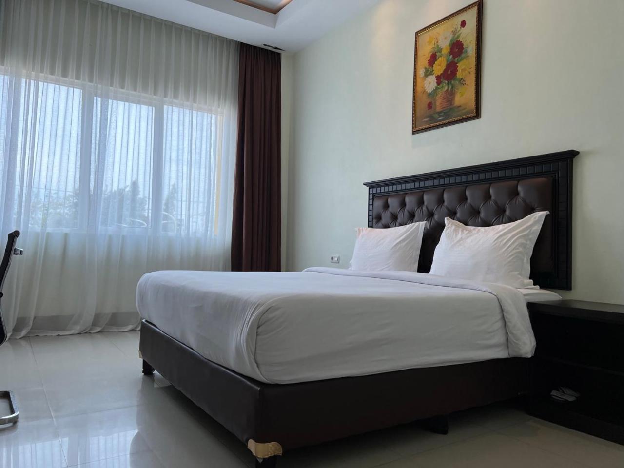 Kirei Hotel Bantaeng ภายนอก รูปภาพ