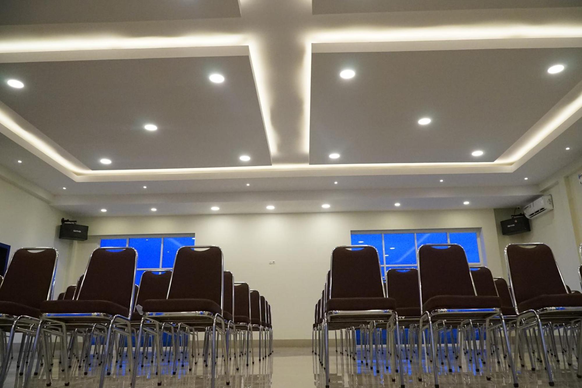 Kirei Hotel Bantaeng ภายนอก รูปภาพ