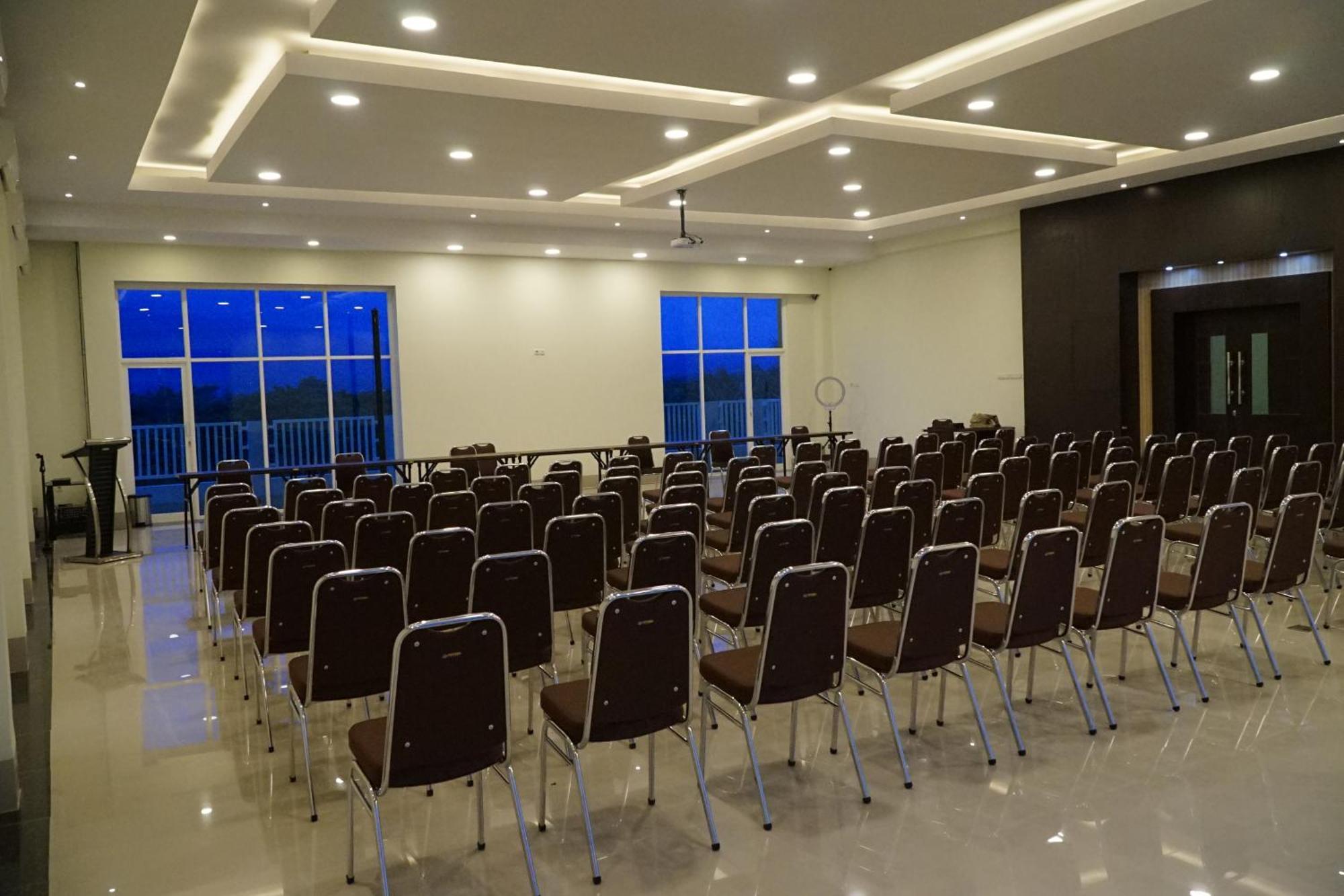 Kirei Hotel Bantaeng ภายนอก รูปภาพ