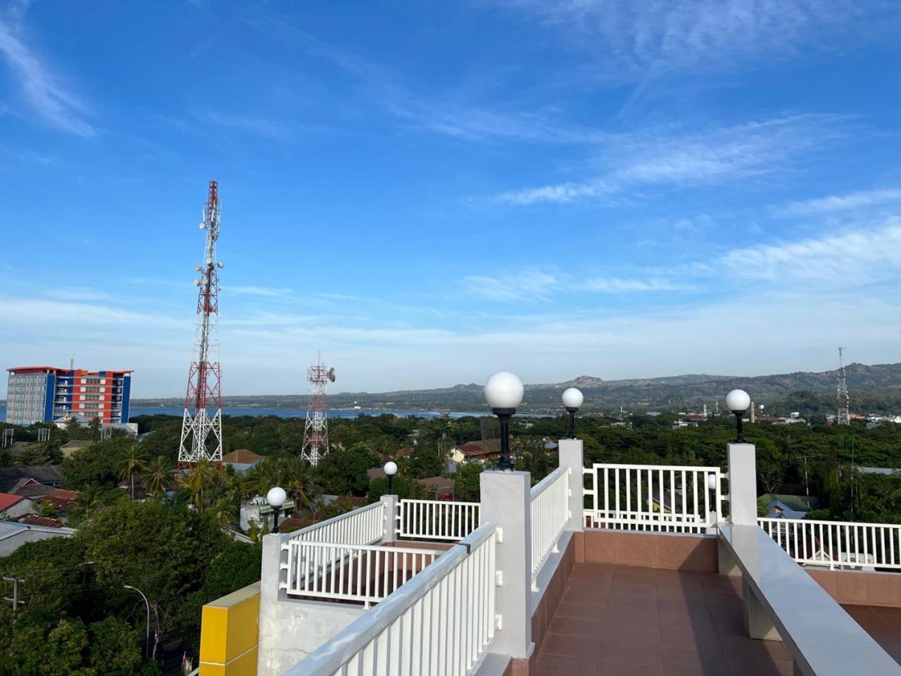 Kirei Hotel Bantaeng ภายนอก รูปภาพ